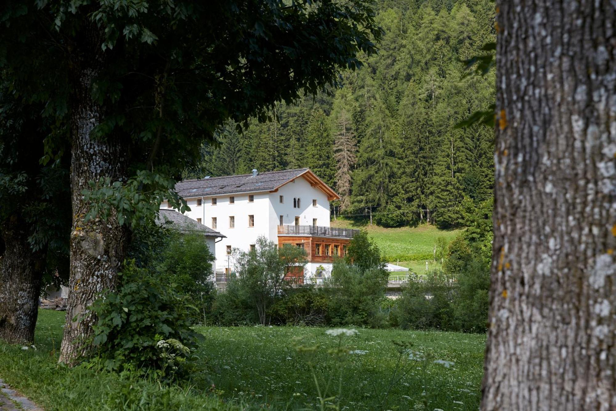Zum Hirschen Boutique Hotel Val Di Non Unsere Liebe Frau im Walde Exterior photo